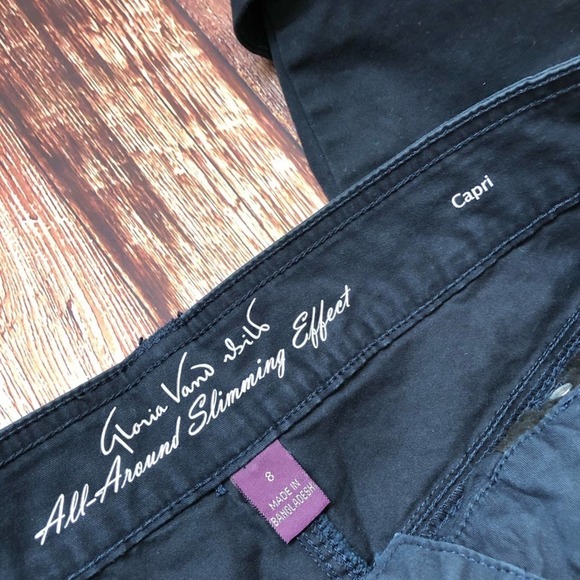 3/$30 Gloria Vanderbilt Capri - Picture 3 of 3